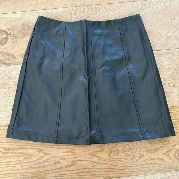 Francesca's  - ALYA Vegan Leather Mini Skirt in Olive Green - Picture 1 of 5